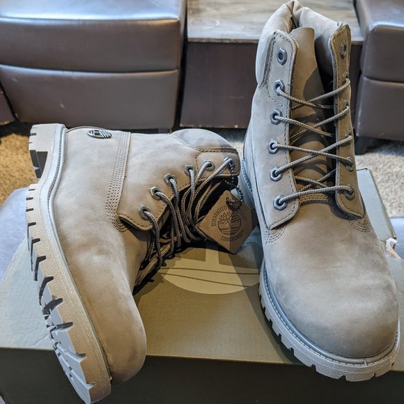 9.5 women's Timberland boot Grey Nubuck 6in - NEW - Picture 1 of 10